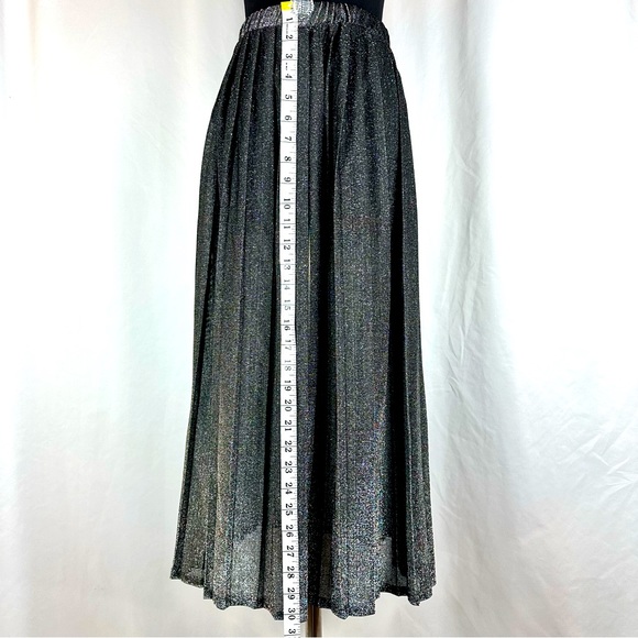 VINTAGE SPARKLY PLEATED MIDI SKIRT - Picture 6 of 8